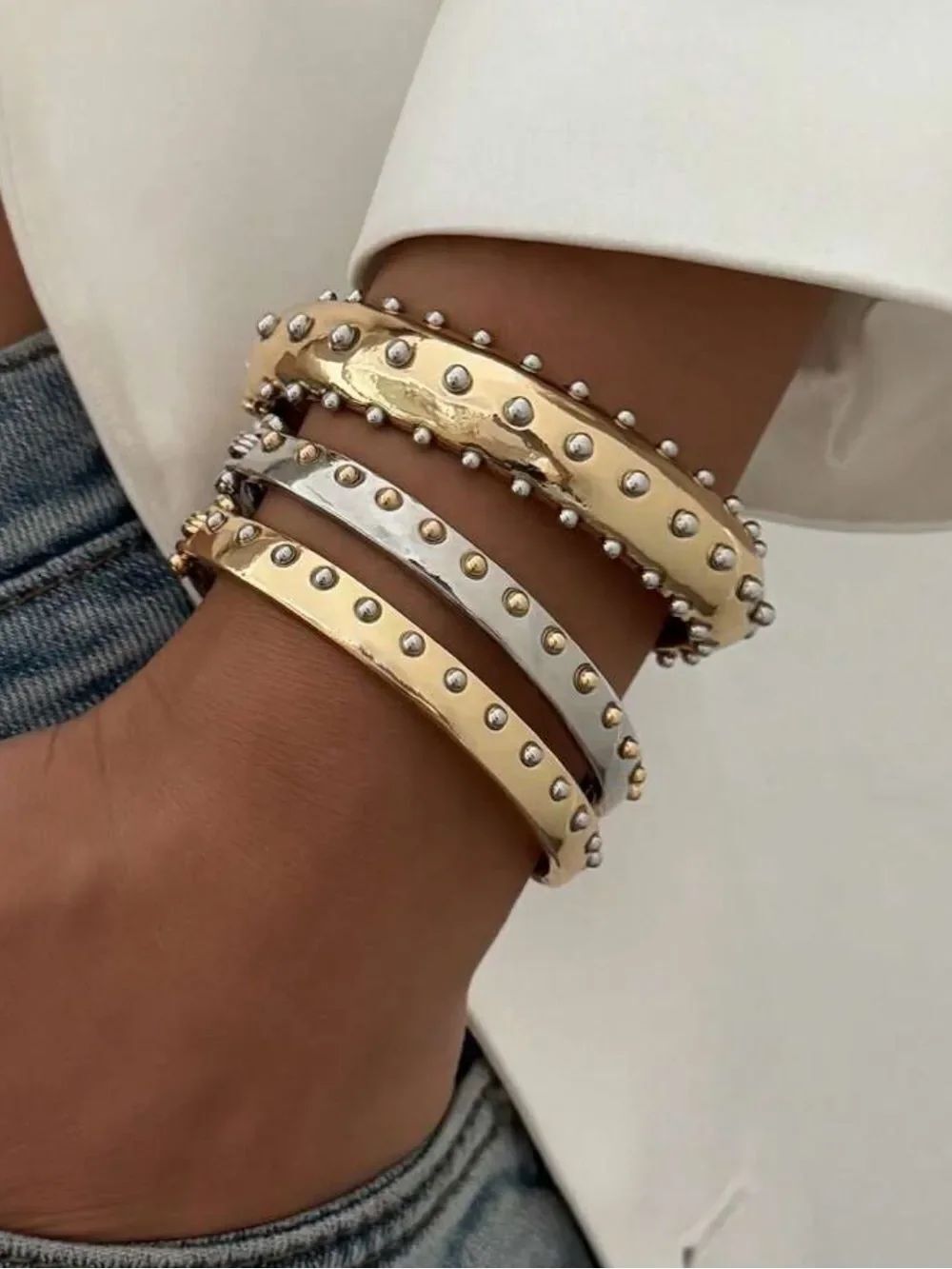 Stud Hinged Bangle Bracelet N2217